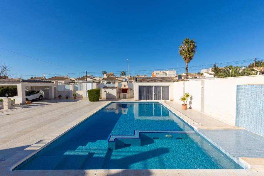 Venta - Chalet - El chaparral - Torrevieja