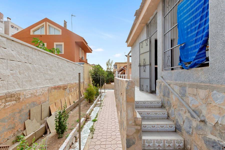 Venta - Chalet - Nueva Torrevieja - Torrevieja