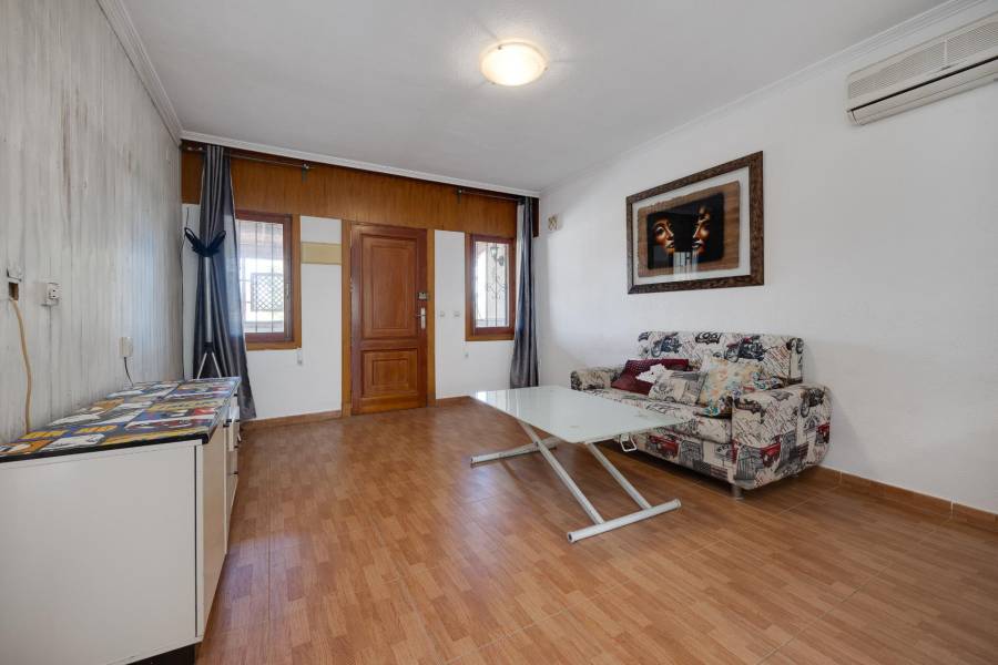 Venta - Chalet - Los balcones - Torrevieja