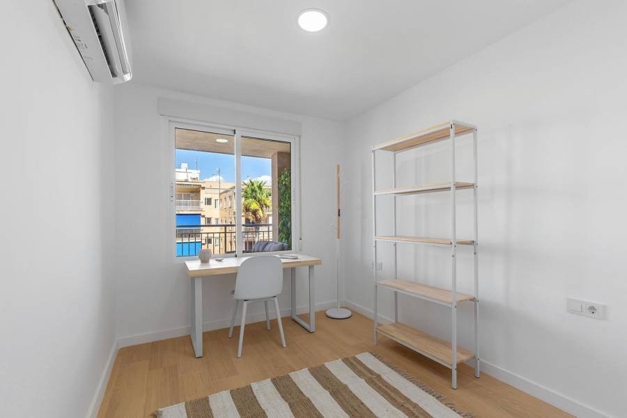 Sale - Flat - Playa de los Naufragos - Torrevieja