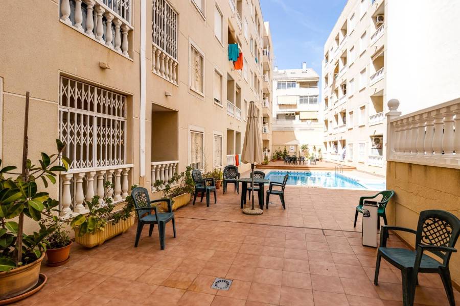 Sale - Apartment - Playa de los locos - Torrevieja