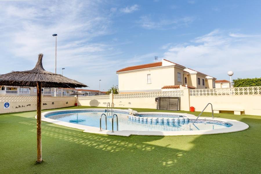 Vente - Bungalow Étage Haut - Aguas nuevas 2 - Torrevieja