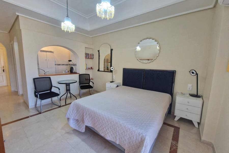 Sale - Studio - Paseo maritimo - Torrevieja