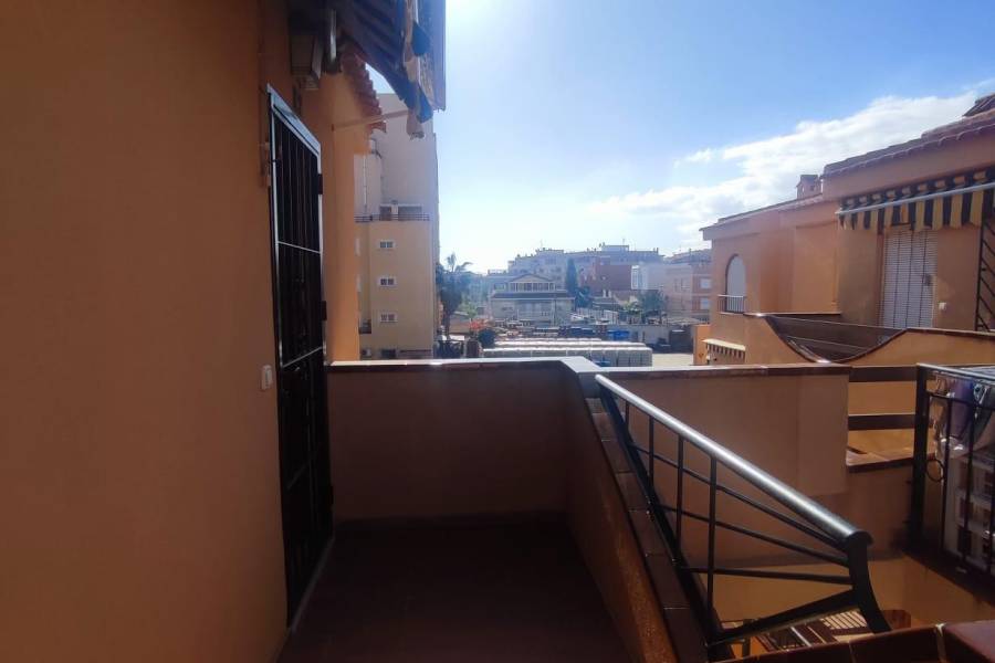 Sale - Bungalow Top Floor - Nueva Torrevieja - Torrevieja