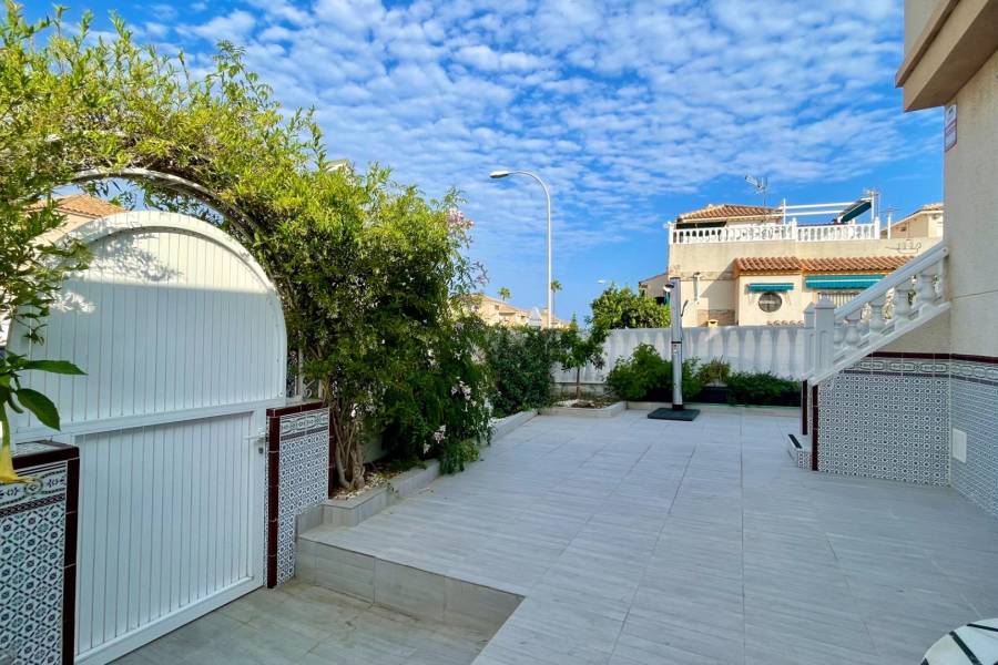 Sale - Terraced house - Los altos - Torrevieja