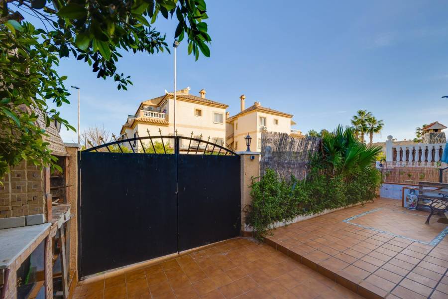 Sale - Bungalow Ground Floor - Aguas Nuevas - Torrevieja