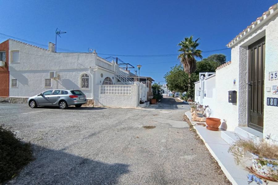 Sale - Bungalow - La Siesta - El Salado - Torreta - Torrevieja