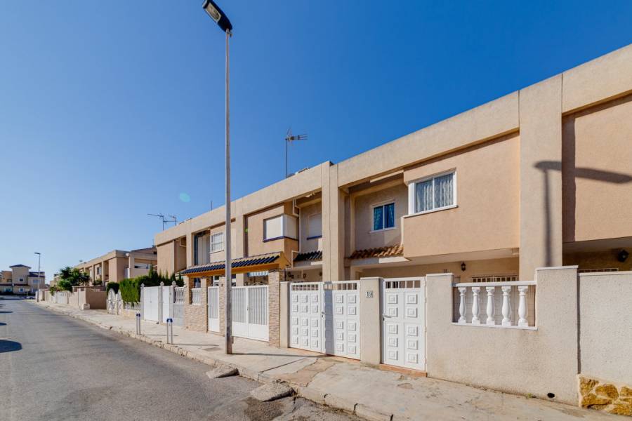 Sale - Terraced house - Aguas nuevas 2 - Torrevieja