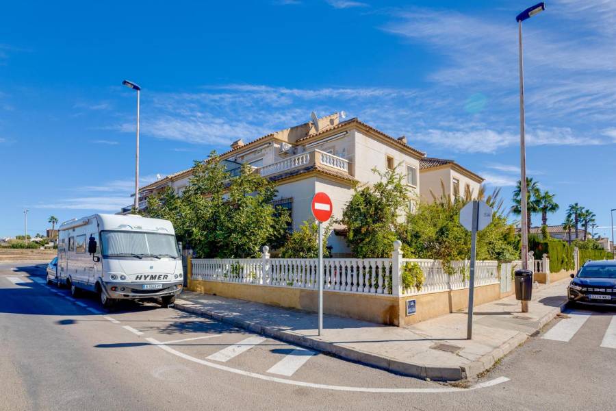 Vente - Bungalow Étage Haut - Aguas nuevas 2 - Torrevieja