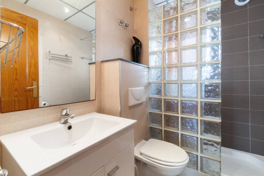 Vente - Rez-de-chaussée - Aguas nuevas 1 - Torrevieja