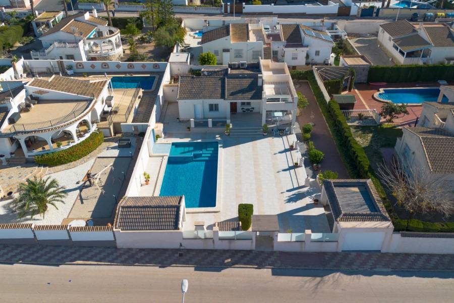 Venta - Chalet - El chaparral - Torrevieja