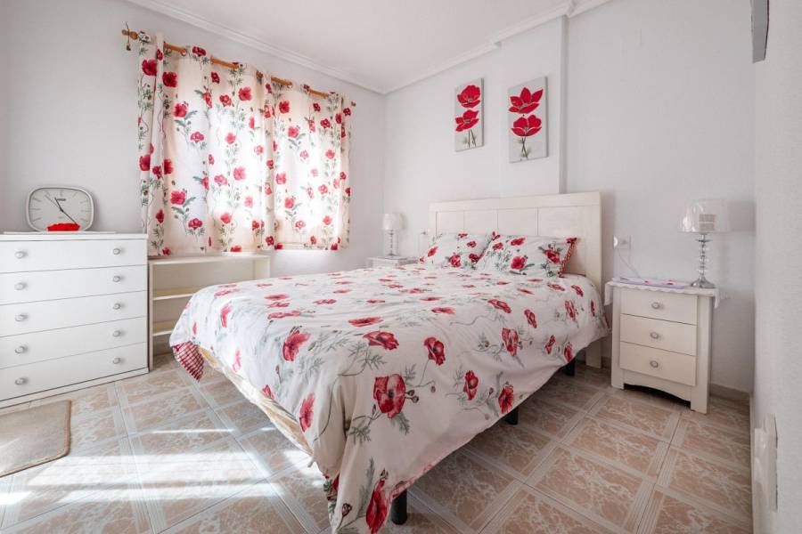 Venta - Apartamento - La Mata - Torrevieja