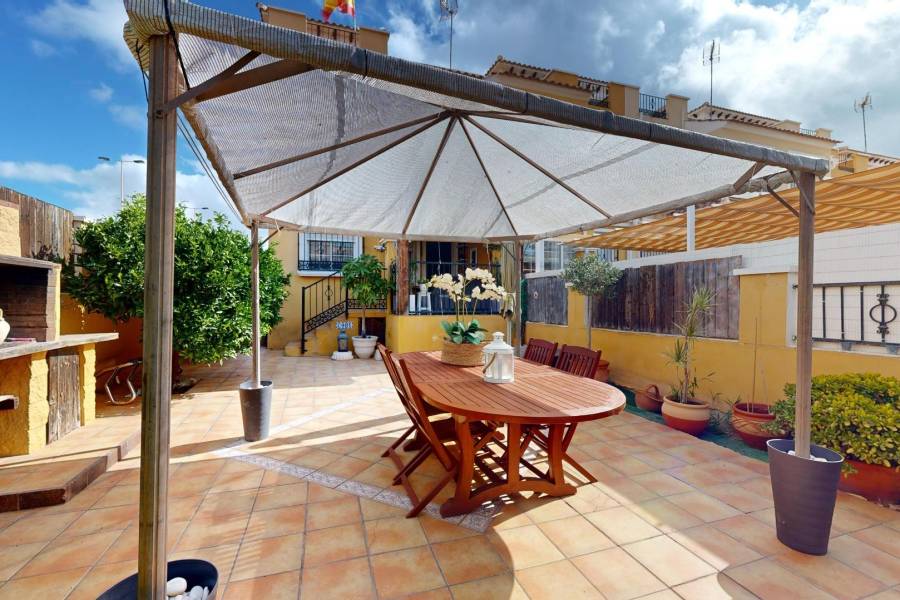 Sale - Single family house - Aguas nuevas 1 - Torrevieja