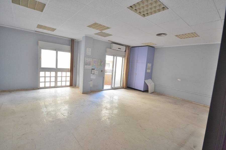 Venta - Local comercial - Centro - Torrevieja