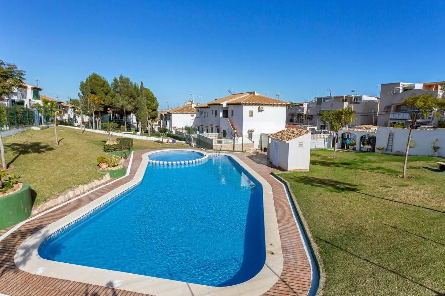 Sale - Bungalow Ground Floor - Lago jardin - Torrevieja