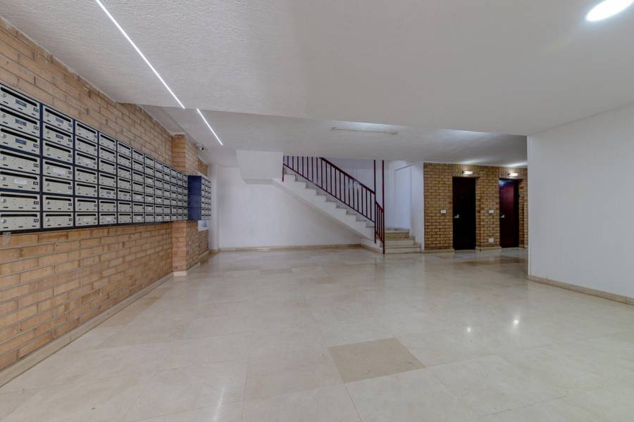 Sale - Apartment - Playa de los locos - Torrevieja