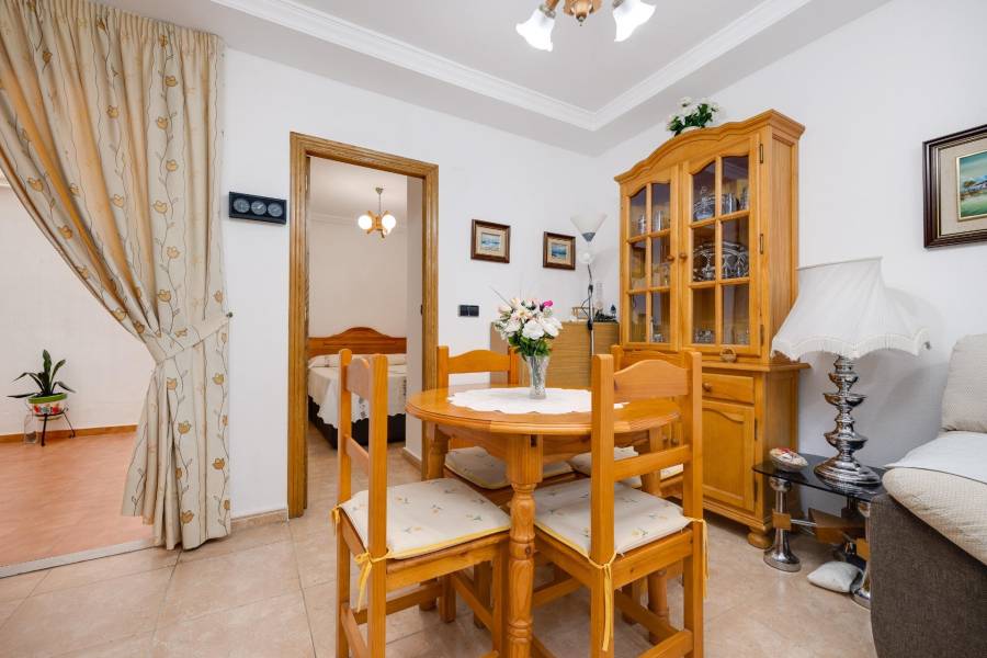 Sale - Ground floor apartment - Playa del cura - Torrevieja