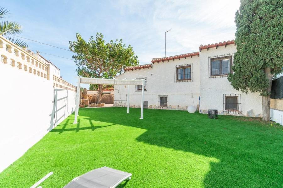 Sale - Single family house - Punta Prima - Orihuela Costa