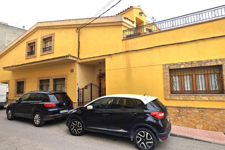 Chalet - Venta - CENTRO - Pinoso