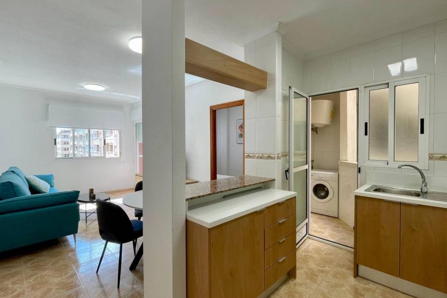 Sale - Flat - Centro - Torrevieja