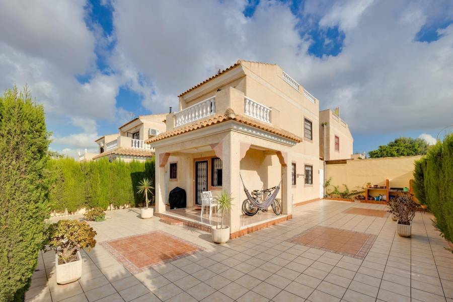 Sale - Single family house - San luis - Torrevieja