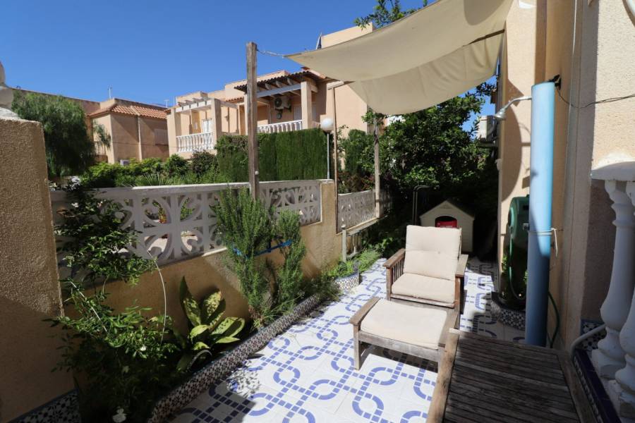 Venta - Bungalow Planta Baja - Aguas nuevas 1 - Torrevieja