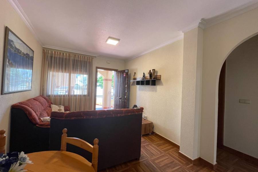 Sale - Bungalow - Aguas nuevas 1 - Torrevieja