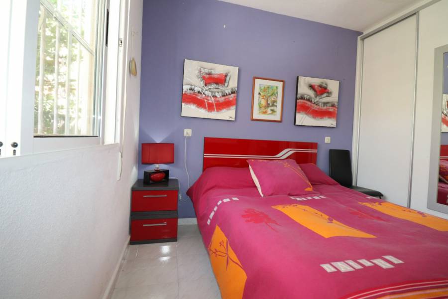 Venta - Bungalow Planta Baja - Aguas nuevas 1 - Torrevieja