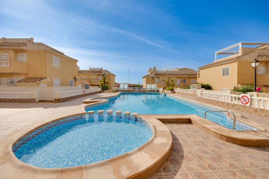 Venta - Bungalow Planta Baja - Aguas nuevas 2 - Torrevieja