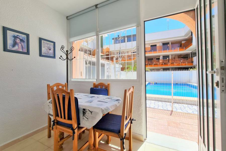 Sale - Ground floor apartment - Playa del cura - Torrevieja