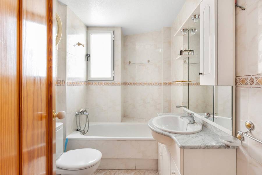 Sale - Terraced house - Los Altos - Orihuela Costa
