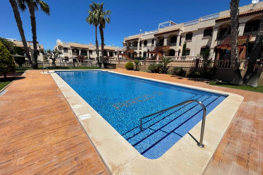 Sale - Bungalow - Aguas nuevas 1 - Torrevieja