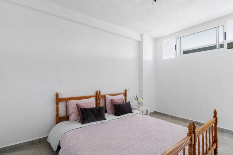 Venta - Apartamento - La Mata - Torrevieja