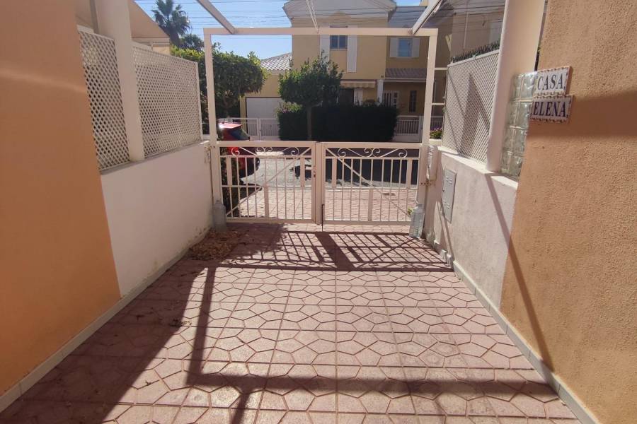 Sale - House - El moncayo - Guardamar del Segura