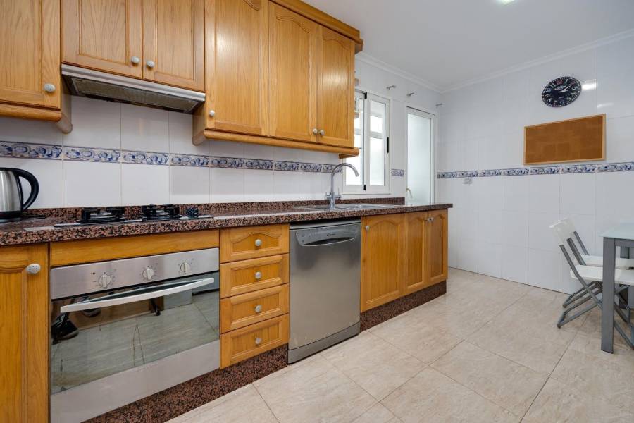 Sale - Apartment - Playa de los locos - Torrevieja