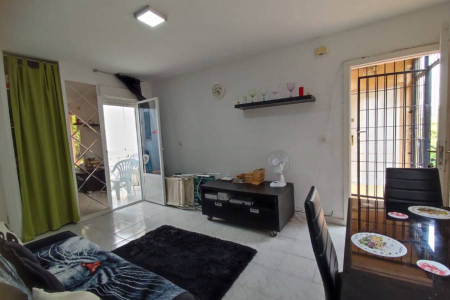 Vente - Bungalow Étage Haut - Aguas nuevas 1 - Torrevieja
