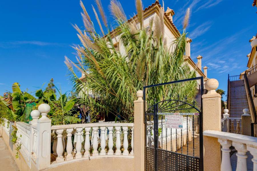 Vente - Bungalow Étage Haut - Aguas nuevas 2 - Torrevieja