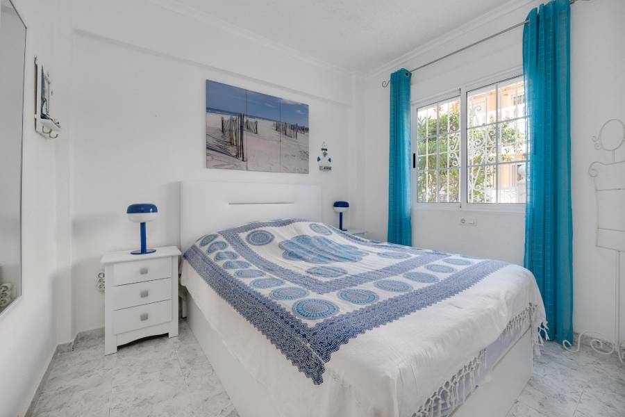 Venta - Bungalow Planta Baja - Aguas nuevas 2 - Torrevieja