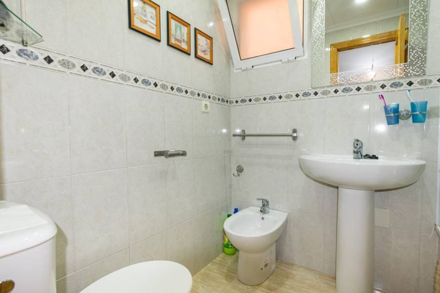 Venta - Apartamento - Estacion de autobuses - Torrevieja