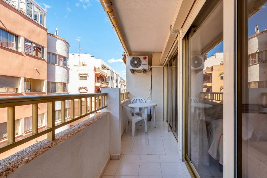 Sale - Apartment - Playa de los locos - Torrevieja