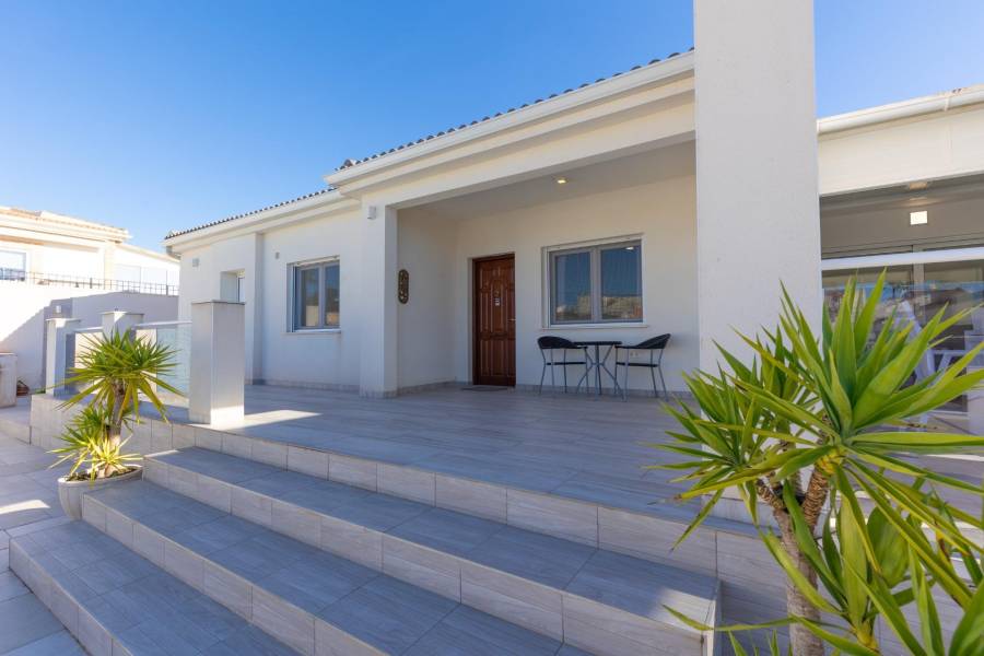 Venta - Chalet - El chaparral - Torrevieja