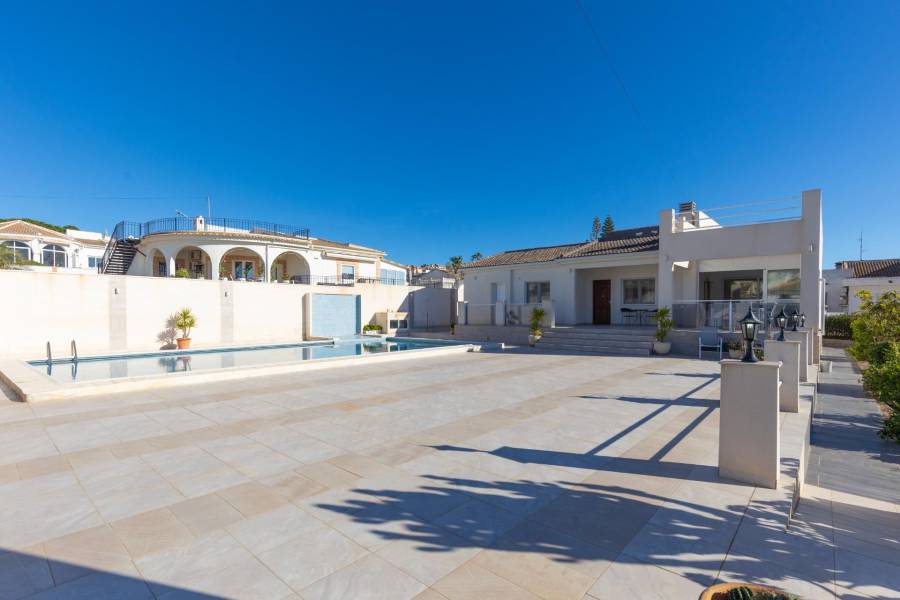 Venta - Chalet - El chaparral - Torrevieja