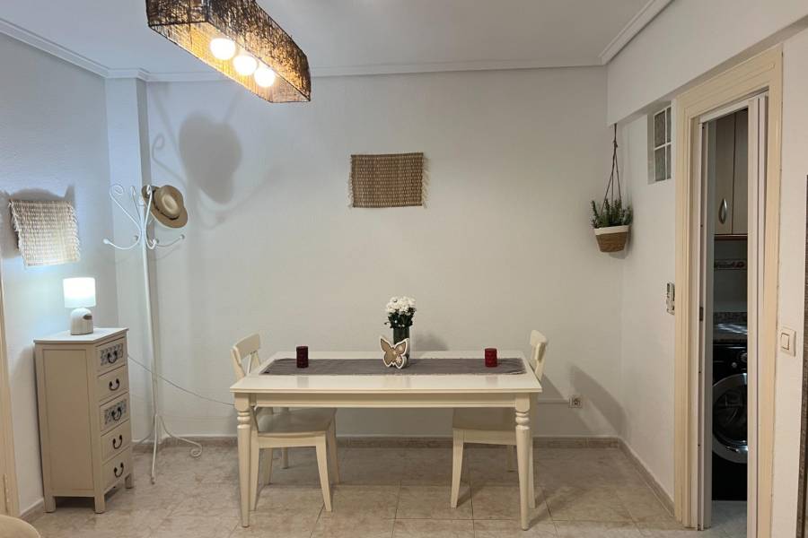 Vente - Bungalow Étage Bas - Nueva Torrevieja - Torrevieja