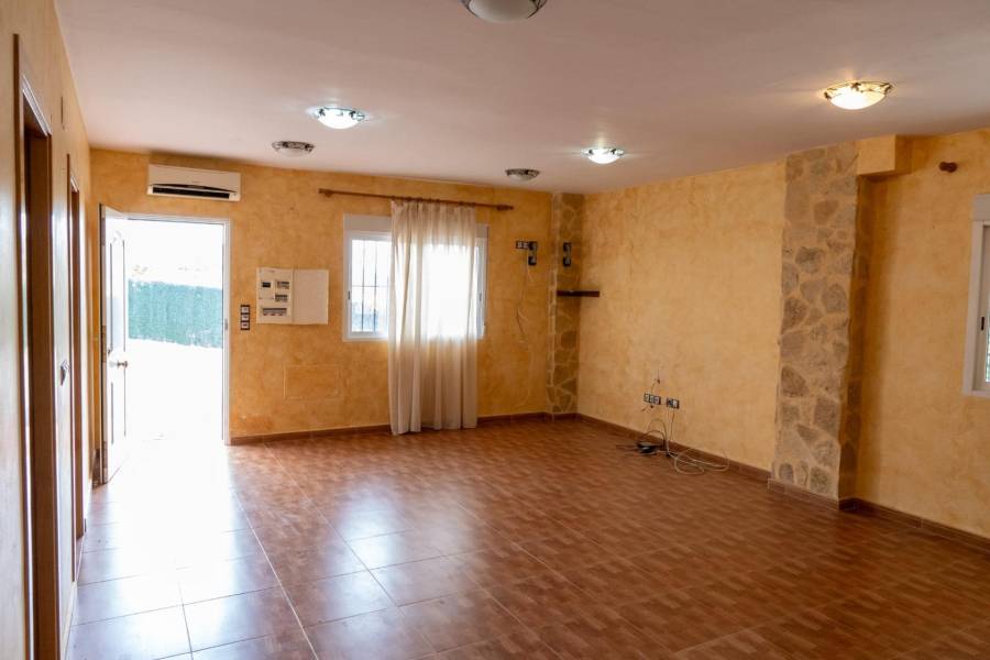 Venta - Casa con terreno - Arneva - Orihuela