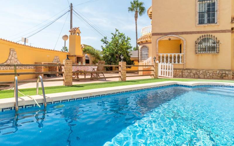 Villa - Sale - La Florida - Orihuela Costa