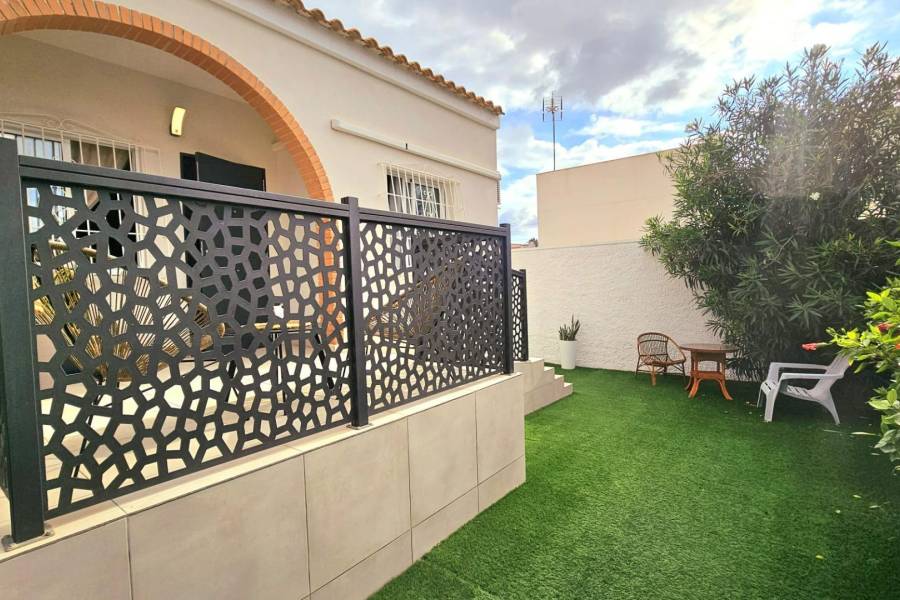 Sale - Terraced house - Parque las naciones - Torrevieja