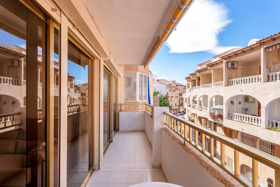 Sale - Apartment - Playa de los locos - Torrevieja