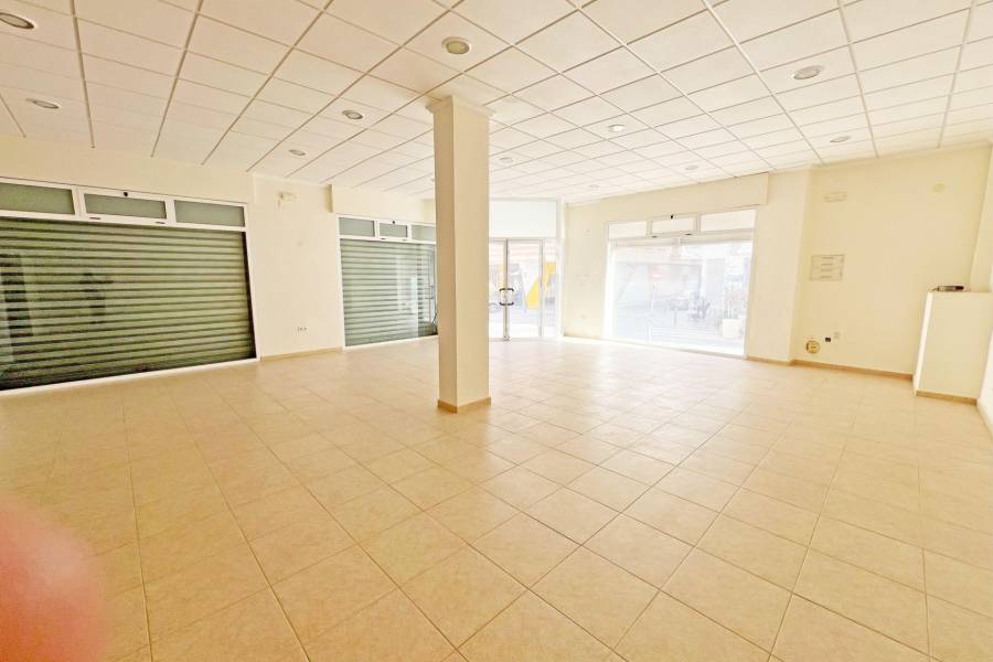 Venta - Local comercial - Pueblo - Guardamar del Segura