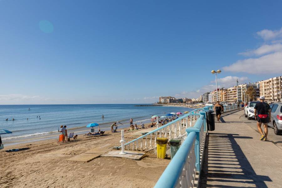 Venta - Apartamento - Playa de los locos - Torrevieja