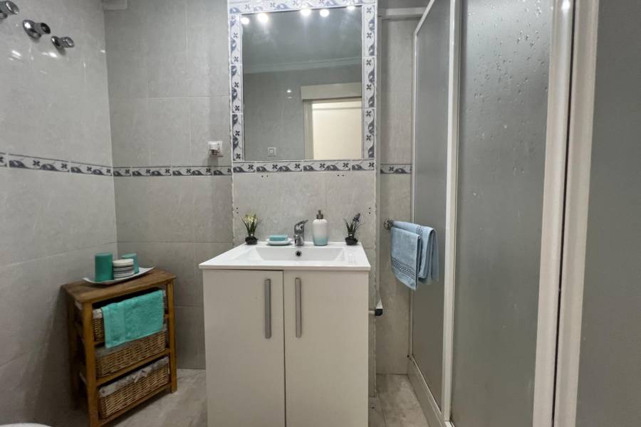 Vente - Bungalow Étage Bas - Nueva Torrevieja - Torrevieja